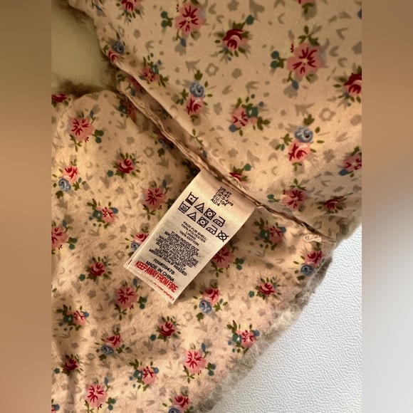 Girls Leopard Print Vest - Picture 3 of 3